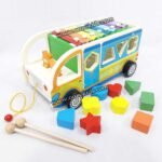 Bus musical en bois – formes et percussion