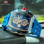 ⁦Montre Homme MINI FOCUS MF0437 Chronographe Tonneau – Bleu et Or Rose⁩ - الصورة ⁦4⁩