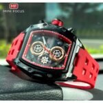 ⁦Montre Homme MINI FOCUS MF0437 Chronographe Tonneau – Noir, Bracelet Rouge⁩ - الصورة ⁦7⁩