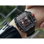 ⁦Montre Homme MINI FOCUS MF0399 Chronographe Tonneau – Noir, Touches Rouges⁩ - الصورة ⁦3⁩