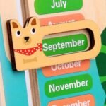 ⁦Horloge calendrier 7 en 1 en bois – Montessori⁩ - الصورة ⁦4⁩