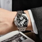 ⁦Montre Homme BENYAR 51080 Chronographe – Cadran Noir à Compteurs Argentés, Acier⁩ - الصورة ⁦3⁩