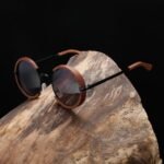 ⁦Lunettes de Soleil Polarisées Unisexe BARCUR BC2604 – Rondes Effet Bois⁩ - الصورة ⁦5⁩