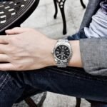 ⁦Montre Homme PAGANI DESIGN Automatique – Cadran Noir, Lunette Cannelée, Bracelet Jubilé⁩ - الصورة ⁦3⁩