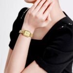 ⁦Montre Femme NAVIFORCE NF5050 Rectangulaire – Toute Dorée⁩ - الصورة ⁦3⁩