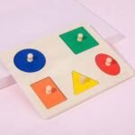 Puzzle Montessori 4 formes géométriques à boutons