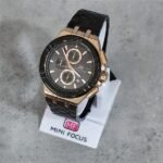 ⁦Montre Homme MINI FOCUS MF0471 Chronographe – Cadran Noir, Or Rose, Acier Noir⁩ - الصورة ⁦3⁩