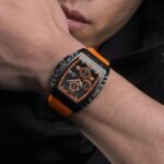 ⁦Montre Homme NAVIFORCE Chronographe Tonneau – Bracelet Orange⁩ - الصورة ⁦5⁩