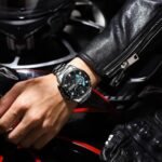 ⁦Montre Homme CURREN 8402 Chronographe – Cadran Noir et Bleu Ciel, Bracelet Acier⁩ - الصورة ⁦5⁩
