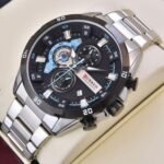 ⁦Montre Homme CURREN 8402 Chronographe – Cadran Noir et Bleu Ciel, Bracelet Acier⁩ - الصورة ⁦6⁩
