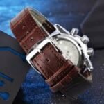 ⁦Montre Homme BENYAR 5104 Chronographe – Cadran Blanc, Boîtier Argenté, Cuir Marron⁩ - الصورة ⁦3⁩