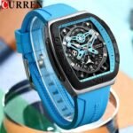 ⁦Montre Homme CURREN 8443 – Boîtier Tonneau Noir, Bracelet Silicone Bleu Ciel⁩ - الصورة ⁦4⁩