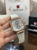 ⁦Montre Homme REWARD RD831509 Chronographe Carré – Or Rose, Cadran et Silicone Blancs⁩ - الصورة ⁦2⁩