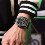 ⁦Montre Homme CURREN 8443 – Boîtier Tonneau Or Rose, Bracelet Silicone Noir⁩ - الصورة ⁦3⁩