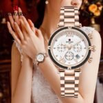 ⁦Montre Femme REWARD RD63084 Chronographe – Or Rose, Cadran Blanc à Chiffres Romains⁩ - الصورة ⁦2⁩
