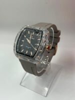 ⁦Montre Femme NAVIFORCE NF7124 Carrée – Boîtier Transparent, Bracelet Gris⁩ - الصورة ⁦3⁩