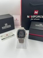 ⁦Montre Femme NAVIFORCE NF7124 Carrée – Boîtier Transparent, Bracelet Gris⁩ - الصورة ⁦4⁩