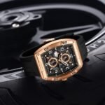 ⁦Montre Homme NAVIFORCE NF8052 Chronographe Carré – Or Rose, Silicone Noir⁩ - الصورة ⁦2⁩