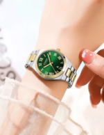 ⁦Montre Femme CURREN 9095 – Cadran Vert Profond, Bicolore Or et Argent⁩ - الصورة ⁦4⁩