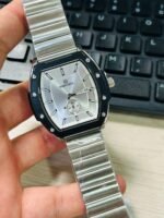 ⁦Montre Unisexe NAVIFORCE NF8068 Tonneau – Argenté, Lunette Noire⁩ - الصورة ⁦3⁩