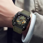 ⁦Montre Homme CURREN 8461 – Boîtier Carré Noir, Bracelet Silicone Vert Kaki⁩ - الصورة ⁦3⁩