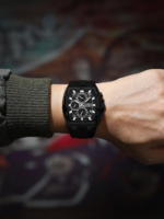 ⁦Montre Homme REWARD 832261 Chronographe – Boîtier Tonneau Tout Noir, Bracelet Silicone⁩ - الصورة ⁦3⁩