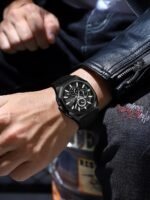 ⁦Montre Homme REWARD RD833152 Chronographe Sport – Boîtier Coussin Noir, Silicone⁩ - الصورة ⁦3⁩