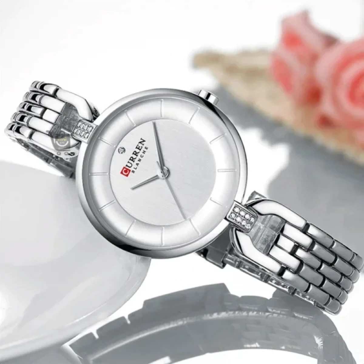 rewak-hd-6925 Montre Femme CURREN 9052 – Cadran Rond Argenté, Bracelet Fin Façon Bijou
