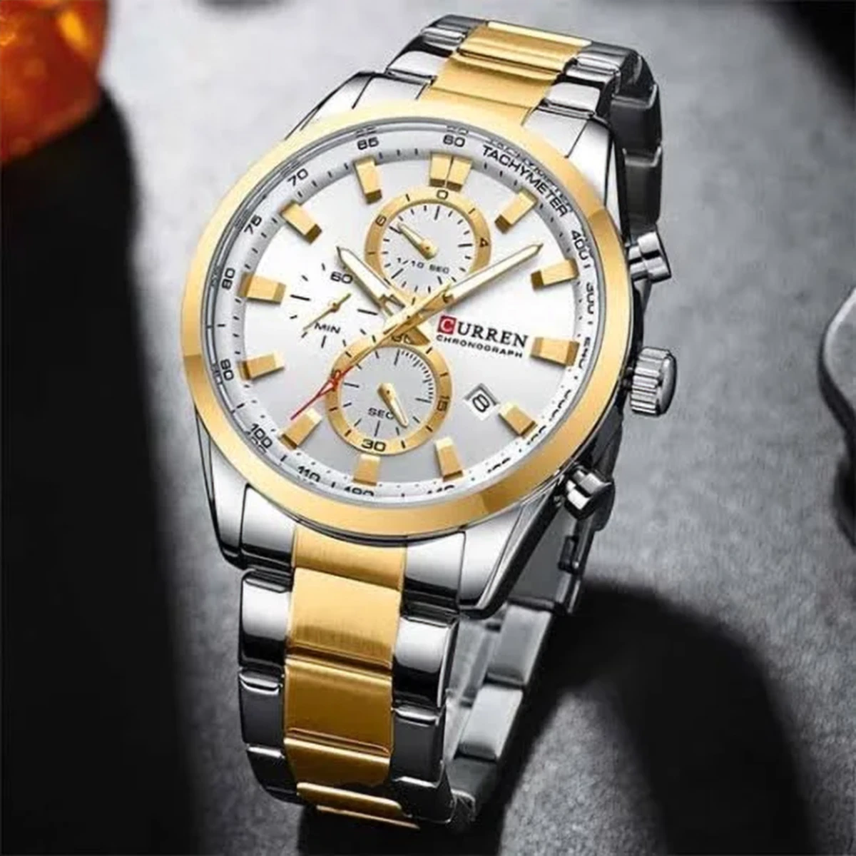rewak-hd-6983 Montre Homme CURREN 8445 Chronographe – Bicolore Or et Argent, Cadran Blanc 44 mm