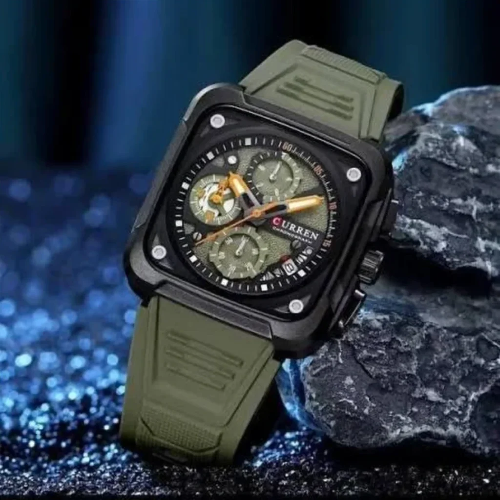 Montre Homme CURREN 8461 – Boîtier Carré Noir, Bracelet Silicone Vert Kaki