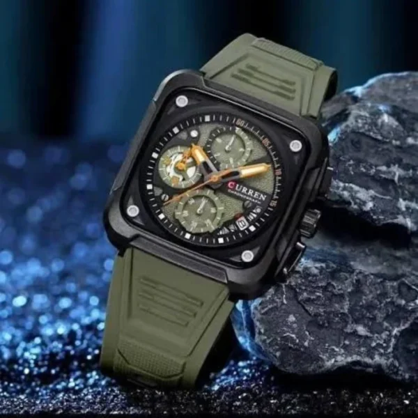 Montre Homme CURREN 8461 – Boîtier Carré Noir, Bracelet Silicone Vert Kaki