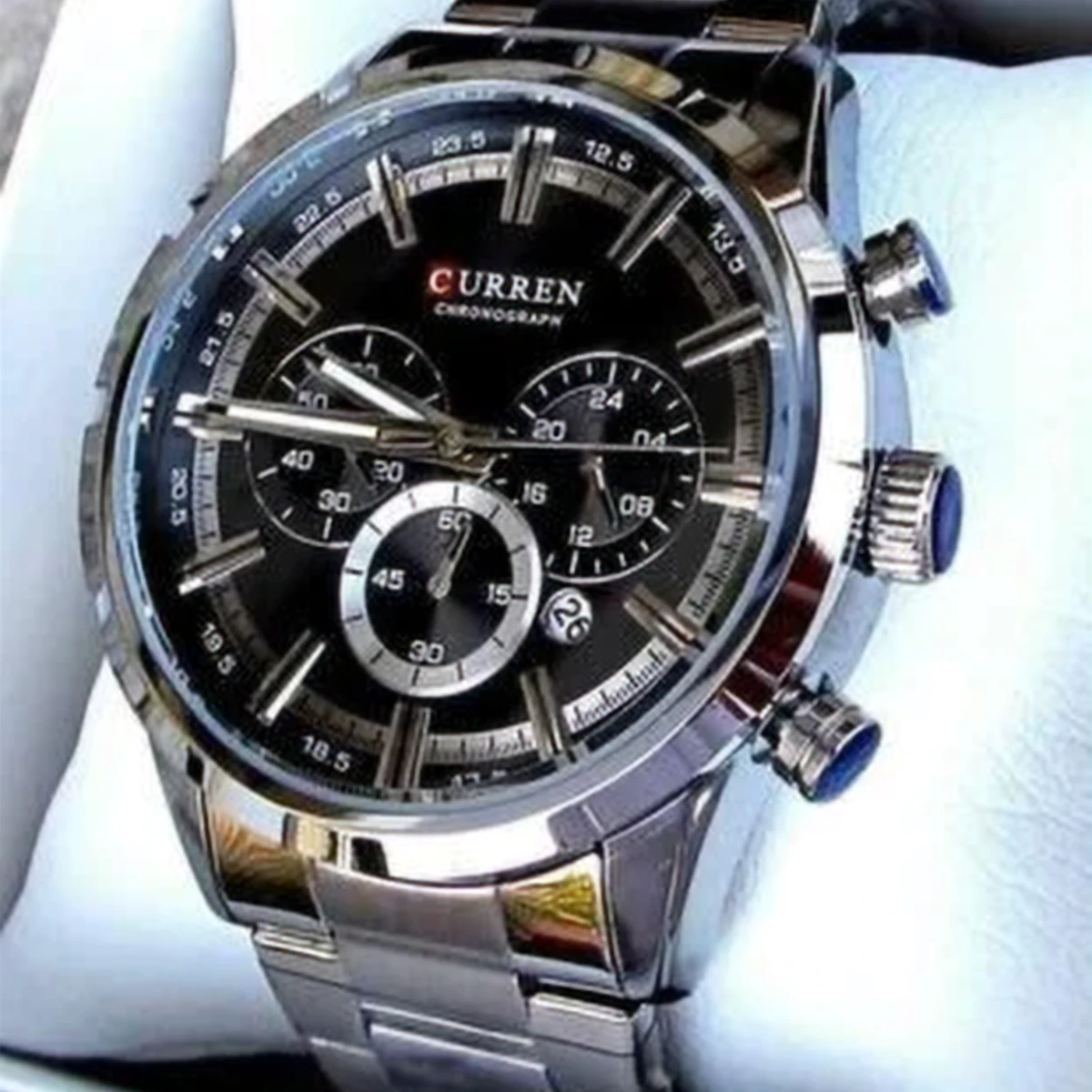 rewak-hd-7257 Montre Homme CURREN 83055 Chronographe – Cadran Noir, Bracelet Acier Argenté