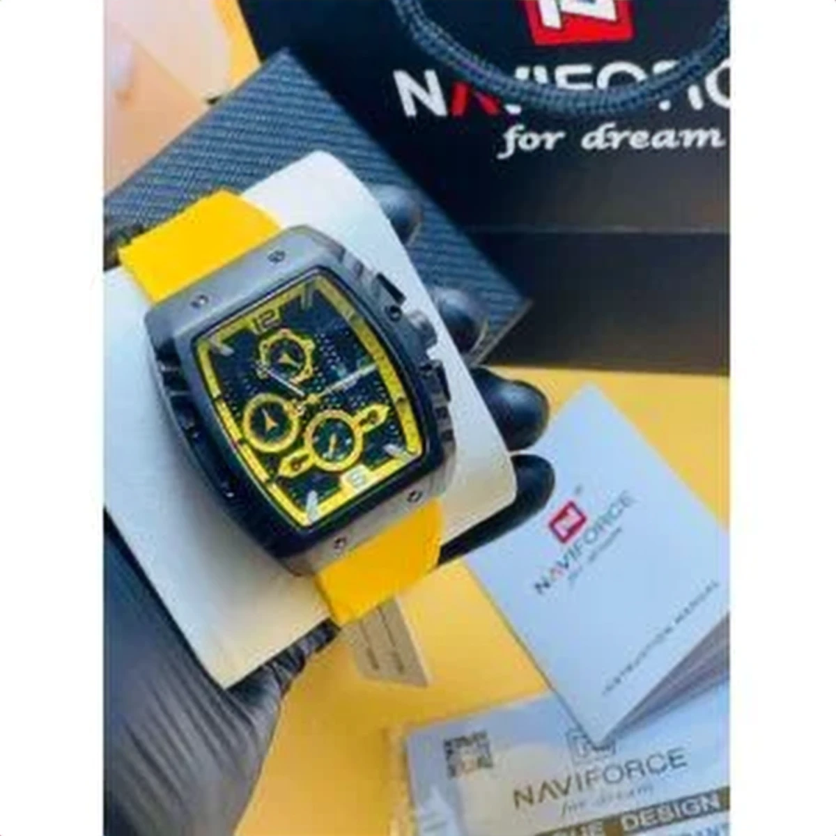 rewak-hd-8080 Montre Homme NAVIFORCE Chronographe Tonneau – Bracelet Jaune