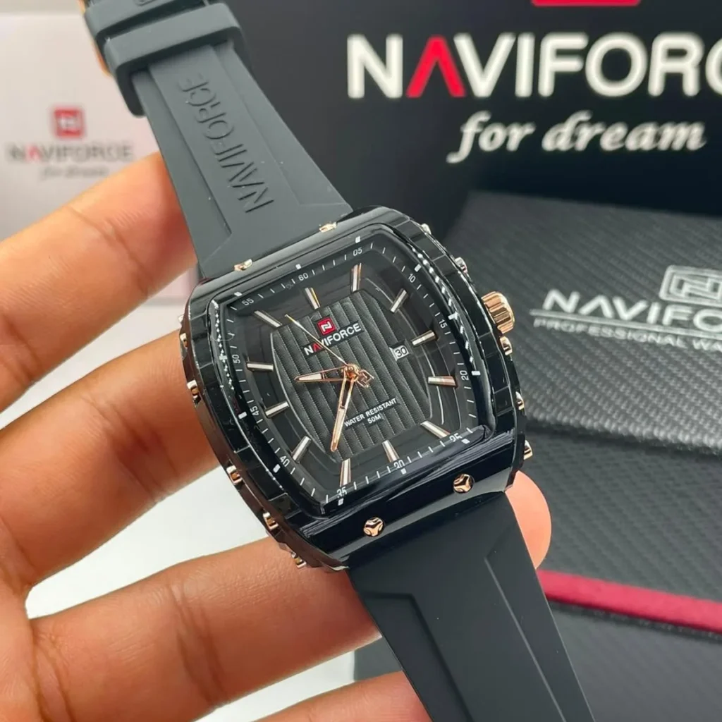 Montre Femme NAVIFORCE NF7124 Carrée – Bracelet Silicone Noir